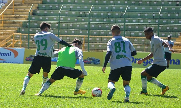 Atletas da Francana treinam forte de olho no jogo deste sábado, 13, fora de casa