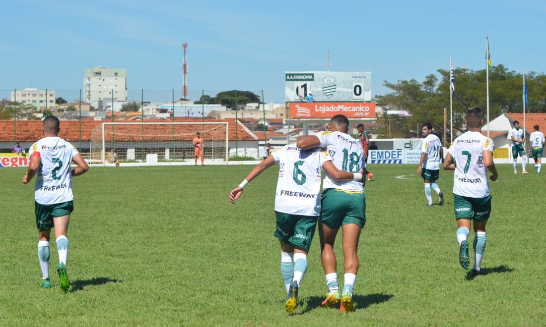 Francana vence por 3 a 0 o Taquaritinga e segue isolada na liderança da Segundona