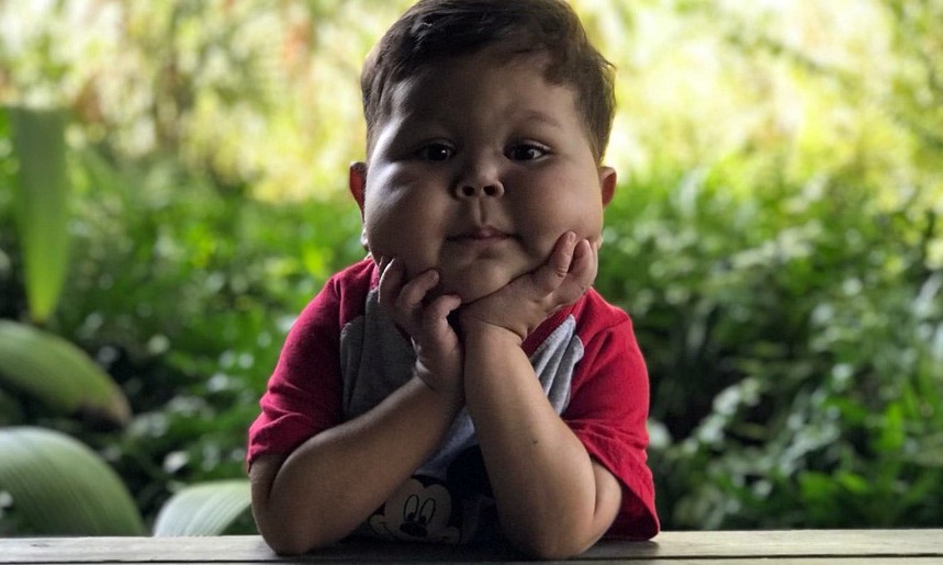 Davi Miguel chega ao Brasil nesta 6ª, 12, sem cirurgia contra doença rara