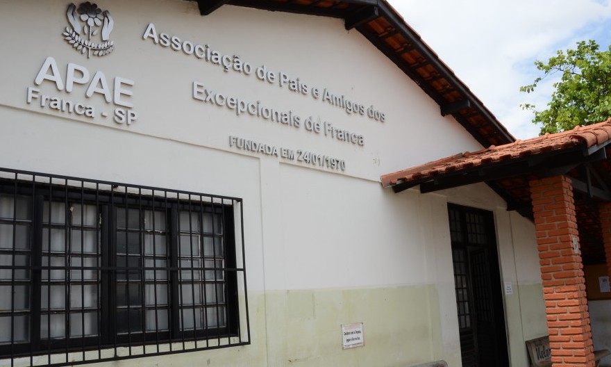 A APAE Franca realiza no dia 25 de maio, 8º Leilão União de Forças Quem doa mais?