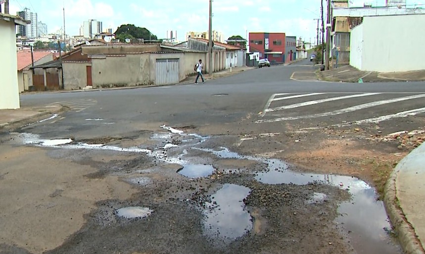 Motoristas reclamam de aumento dos buracos em vias púbicas em Franca