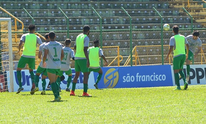 Francana enfrenta neste domingo, 20, às 10h, no Lanchão, o Taquaritinga