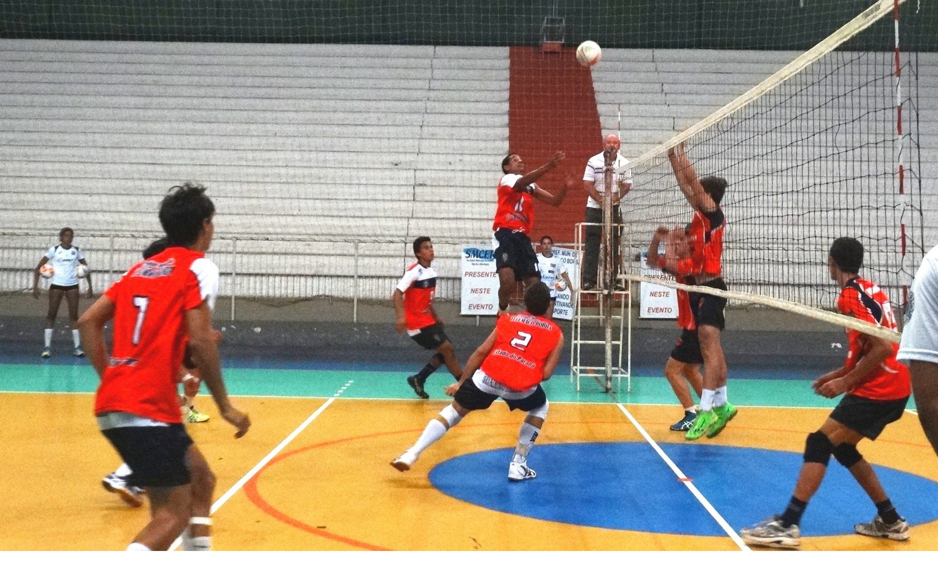 Centro de Esportes do Jardim Cambuí tem vagas para vôlei masculino