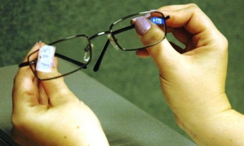Entenda por que é perigoso comprar óculos sem receita médica