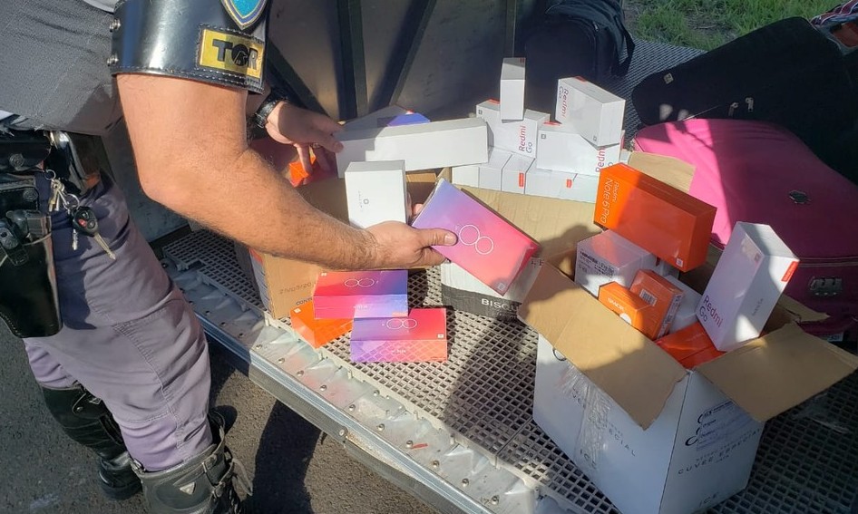 Polícia apreende R$ 50 mil em mercadorias em ônibus que vinha para Franca