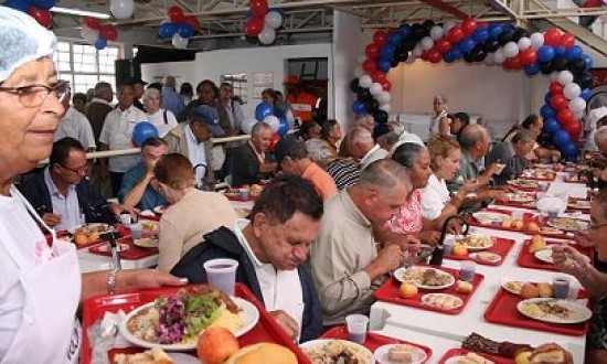 Restaurante Bom Prato celebra 4 anos com almoço especial na 6ª, 31