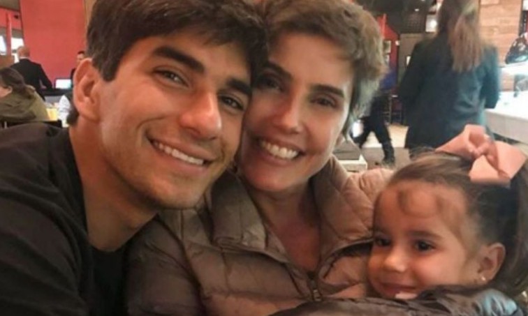 Casal de atores Deborah Secco e Hugo Moura doa casa para família da Bahia