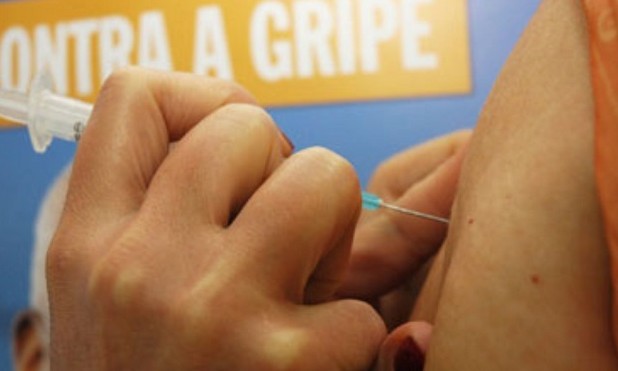 A duas semanas do fim da campanha, apenas 63% receberam vacina da gripe