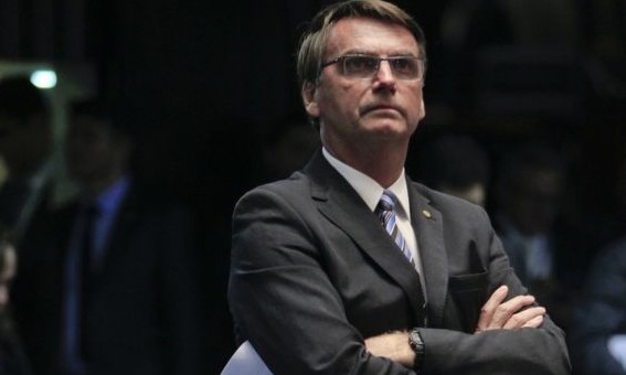 Bolsonaro baixa novas regras para concursos públicos federais