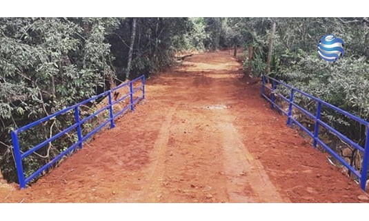 Ponte destruída pelas chuvas liberada ao tráfego após reconstrução