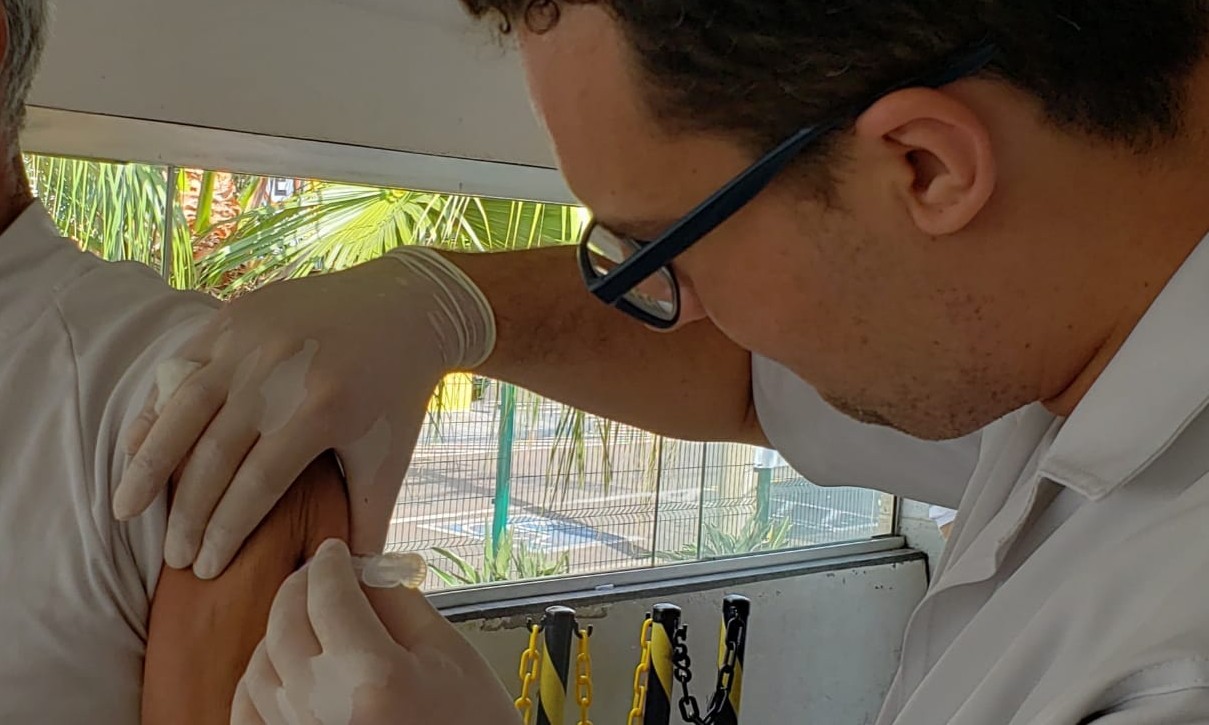 Quase 40 mil pessoas entre crianças e idosos são vacinadas contra a gripe