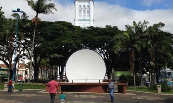 Parceria leva cinema gratuito à praça Nossa Senhora da Conceição