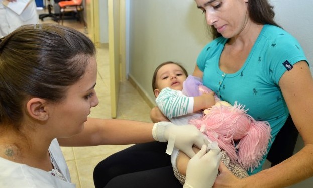 Franca: cobertura da vacina contra gripe chega a 49% da população