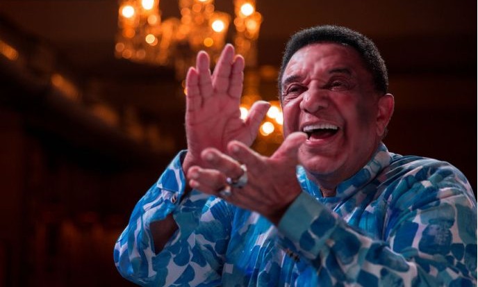 Cantor Agnaldo Timóteo passa por cateterismo e segue em quadro estável