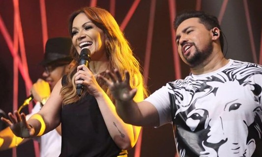 Aviões do Forró processa Solange Almeida em R$ 17 milhões por sair da banda