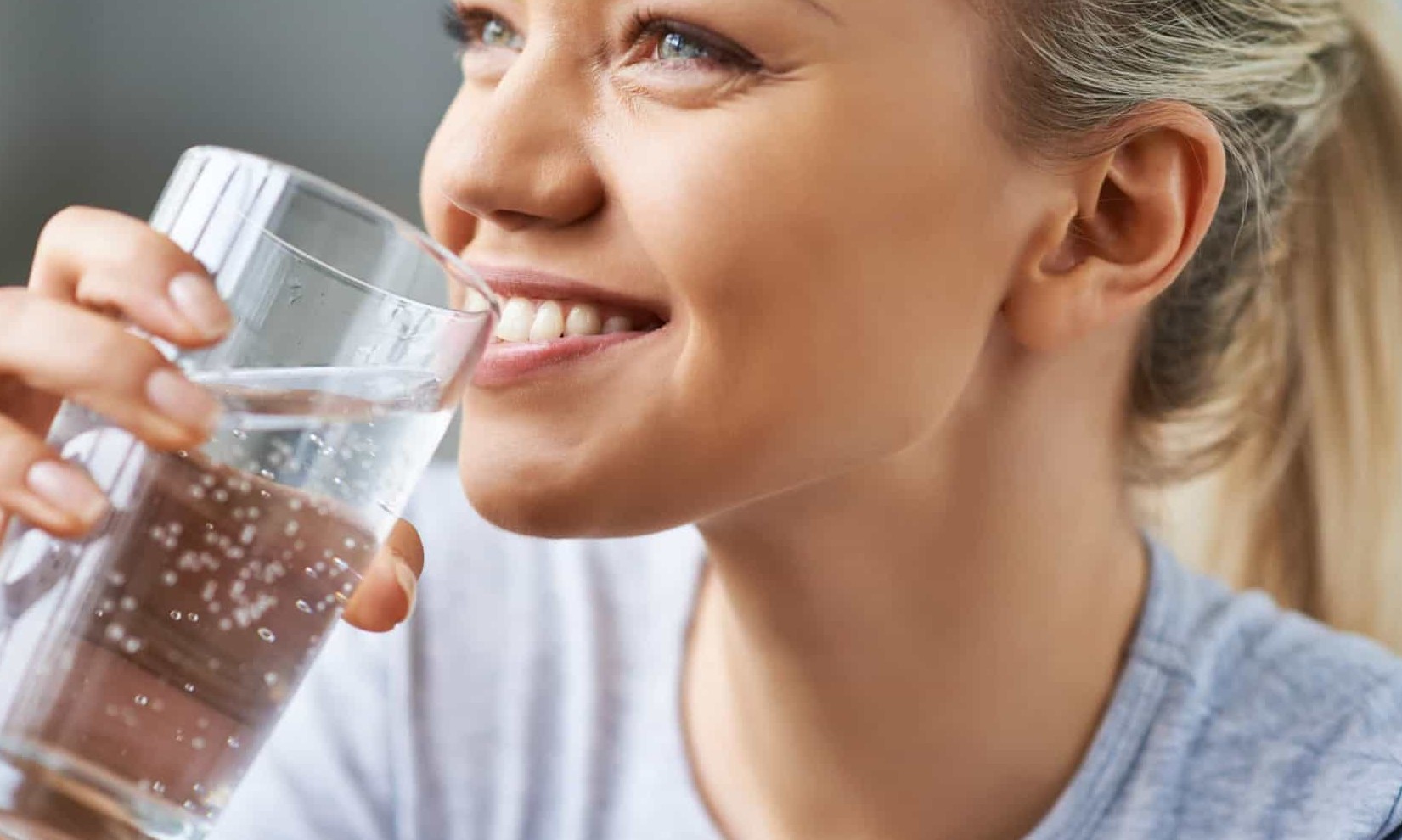 Saiba quais são os sinais que indicam que você precisa beber mais água