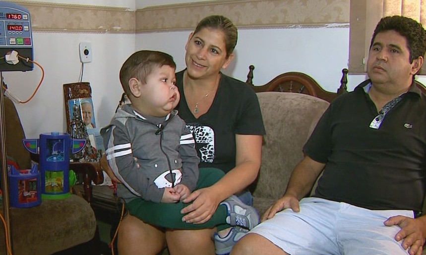 De volta ao Brasil, pais querem que Davi Miguel tenha vida ‘quase normal’