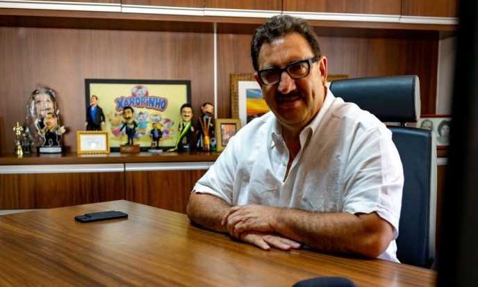 Ratinho e SBT terão de pagar R$ 200 mil a dois padres por reportagem falsa de 1999