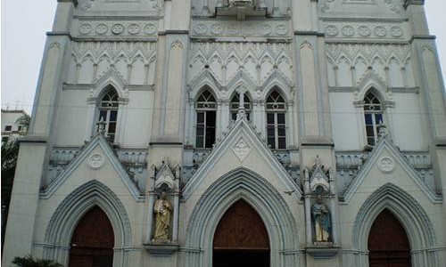 Igreja Matriz de Franca lança campanha para renovação de sua pintura externa