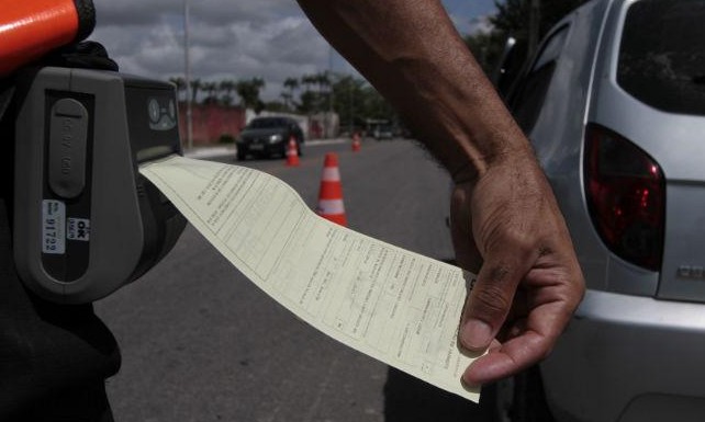 Motorista pago em troca de pontos na CNH é alvo do Detran e da Polícia