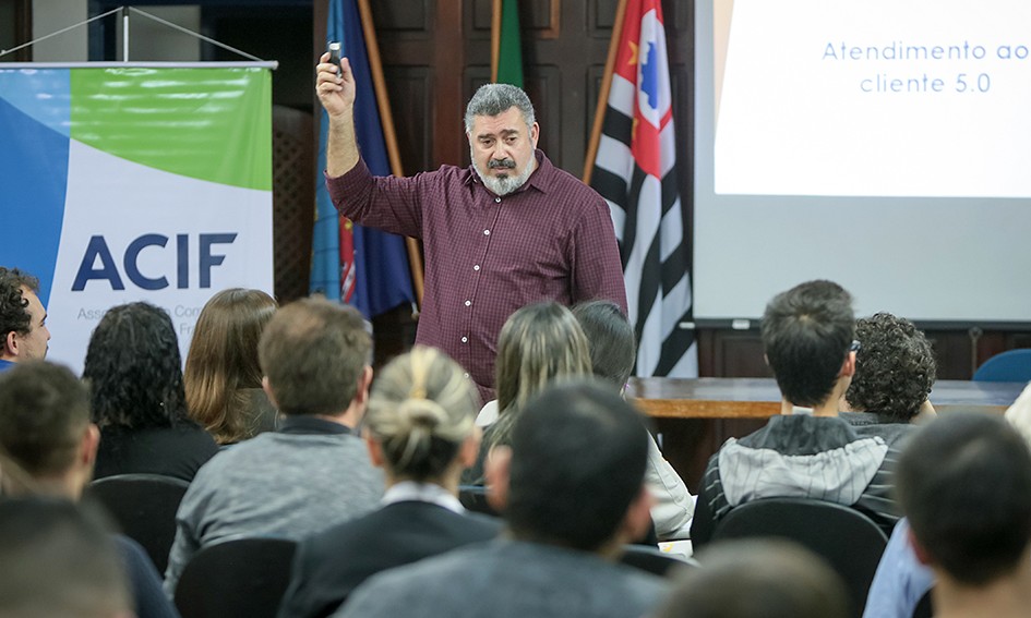 ​ACIF realiza palestras da Regionalização e reúne cerca de 300 empresários