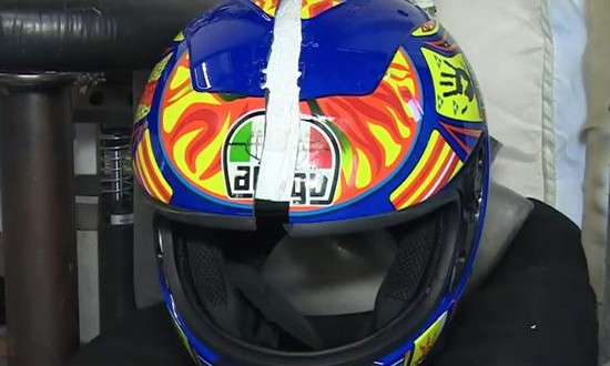 Capacete falso não resiste a teste . Veja como fugir das cópias inseguras
