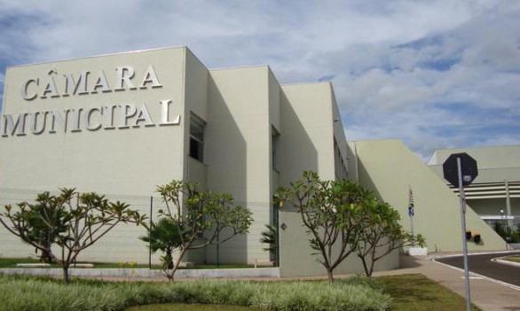 Câmara de Vereadores vota cargos do Uni-Facef e Dia do Bombeiro Civil em Franca