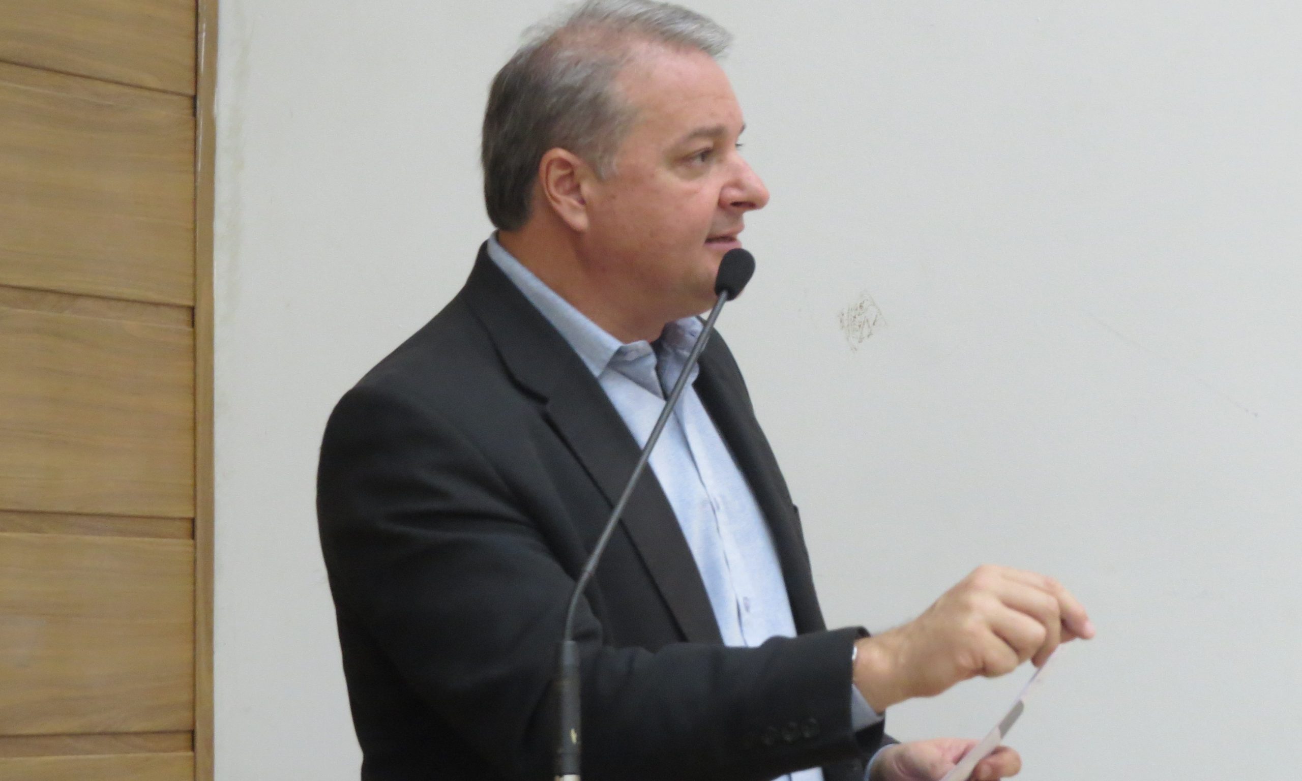 Adérmis Marini se queixa de falta de transparência do Executivo sobre viagens