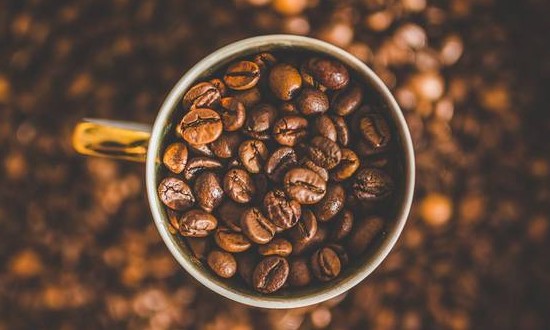 Indicadores mostram que café tem alta no preço, mas açúcar fica mais barato