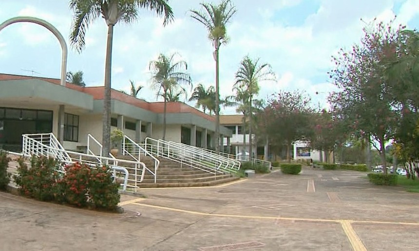 Aluna tenta renegociar dívida de universidade e perde dinheiro com golpe