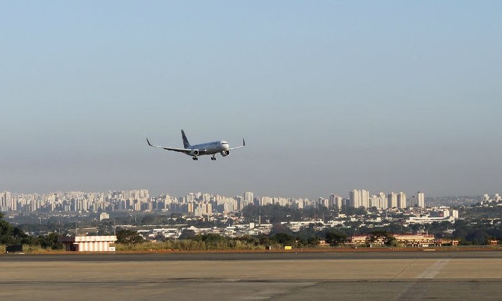 Passagens aéreas devem ficar mais baratas a partir de setembro deste ano