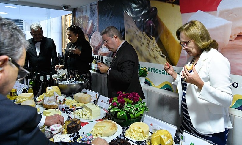 Vira lei projeto que ajuda comércio e fabricação de queijos artesanais