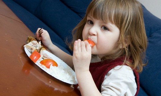 Crianças têm mais chances de desenvolver alergias alimentares