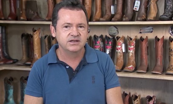 Da infância ao sucesso: empresário é destaque com fábrica de calçados