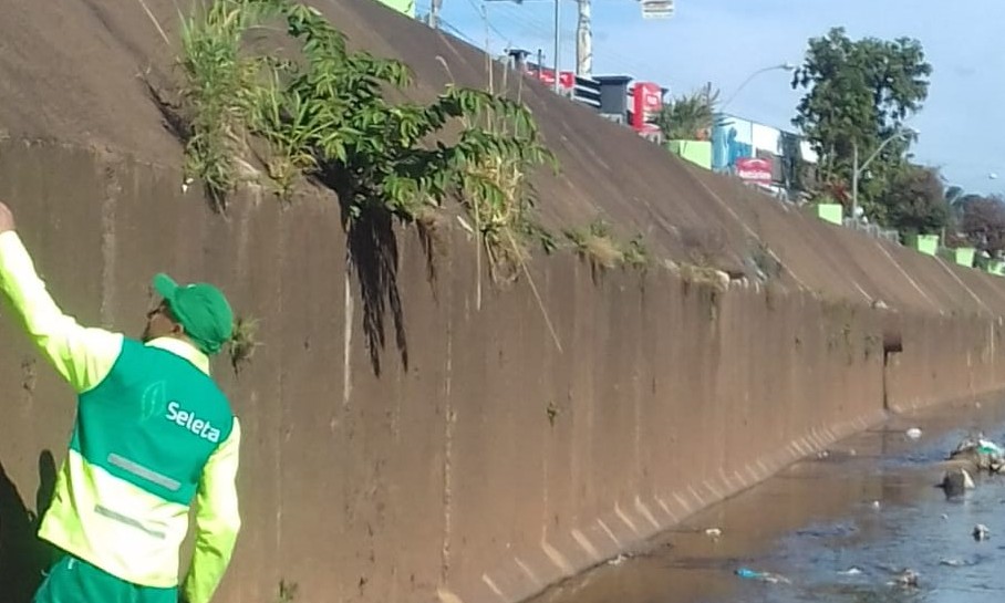 Manutenção e limpeza nos córregos dos Bagres e Cubatão têm continuidade