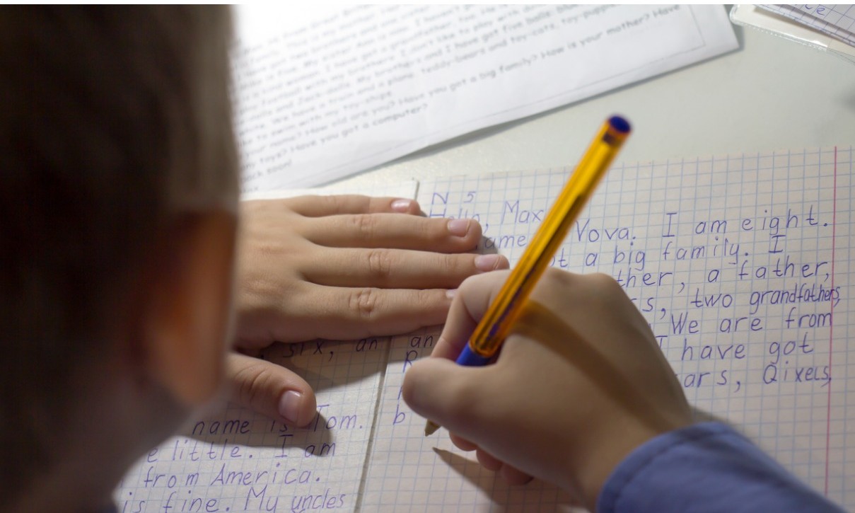 Ensino bilíngue ajuda no desenvolvimento infantil e no sucesso profissional