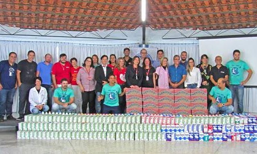 Organizadores da 2ª Night Run entregam 1002 litros de leite ao Hospital do Câncer