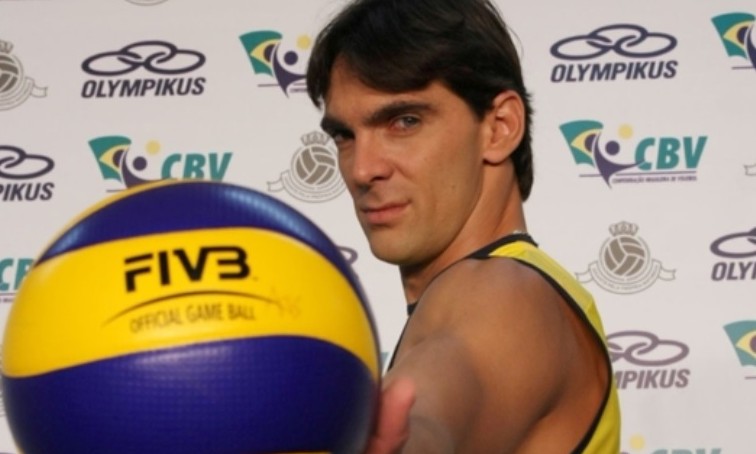 Giba vem ao Brasil para lançar projeto de vôlei adaptado em Bebedouro