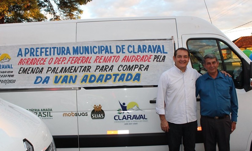 Prefeito Luizão entrega nova frota municipal para a população de Claraval