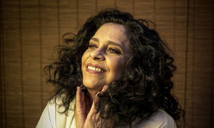 Gal Costa acredita em vida inteligente em outros planetas: ‘Já vi nave espacial’