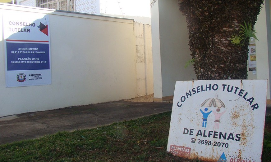 Detido conselheiro tutelar com material pornográfico de adolescente de 17 anos
