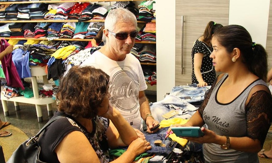 Setor comercial de Franca funciona nesta sexta, 09, até às 22h, e sábado até às 18h
