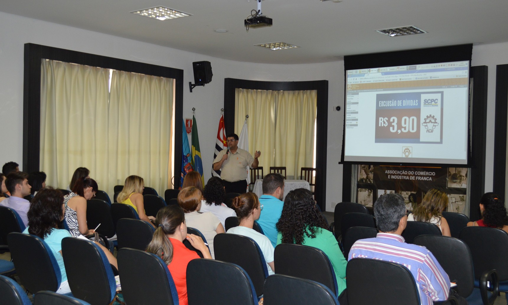Acif lança curso de gestão financeira e e-commerce para setembro e outubro