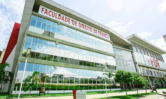 Cursinho pré-vestibular gratuito da Faculdade de Direito recebe inscrições