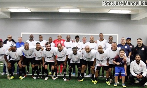 Masters do Corinthians vão inaugurar vestiários do futebol society