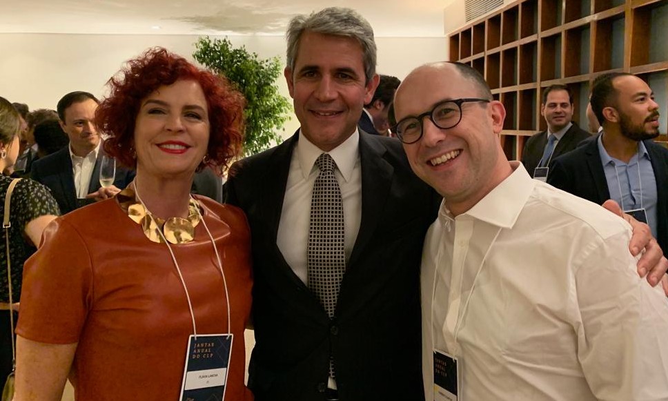 Flávia Lancha participa com destaque de jantar de líderes em São Paulo