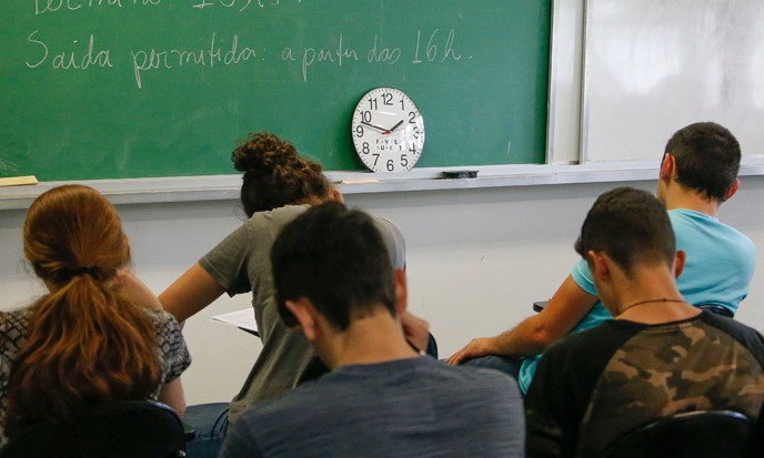 Com 8.317 vagas para a USP, Vestibular 2020 da Fuvest abre inscrições