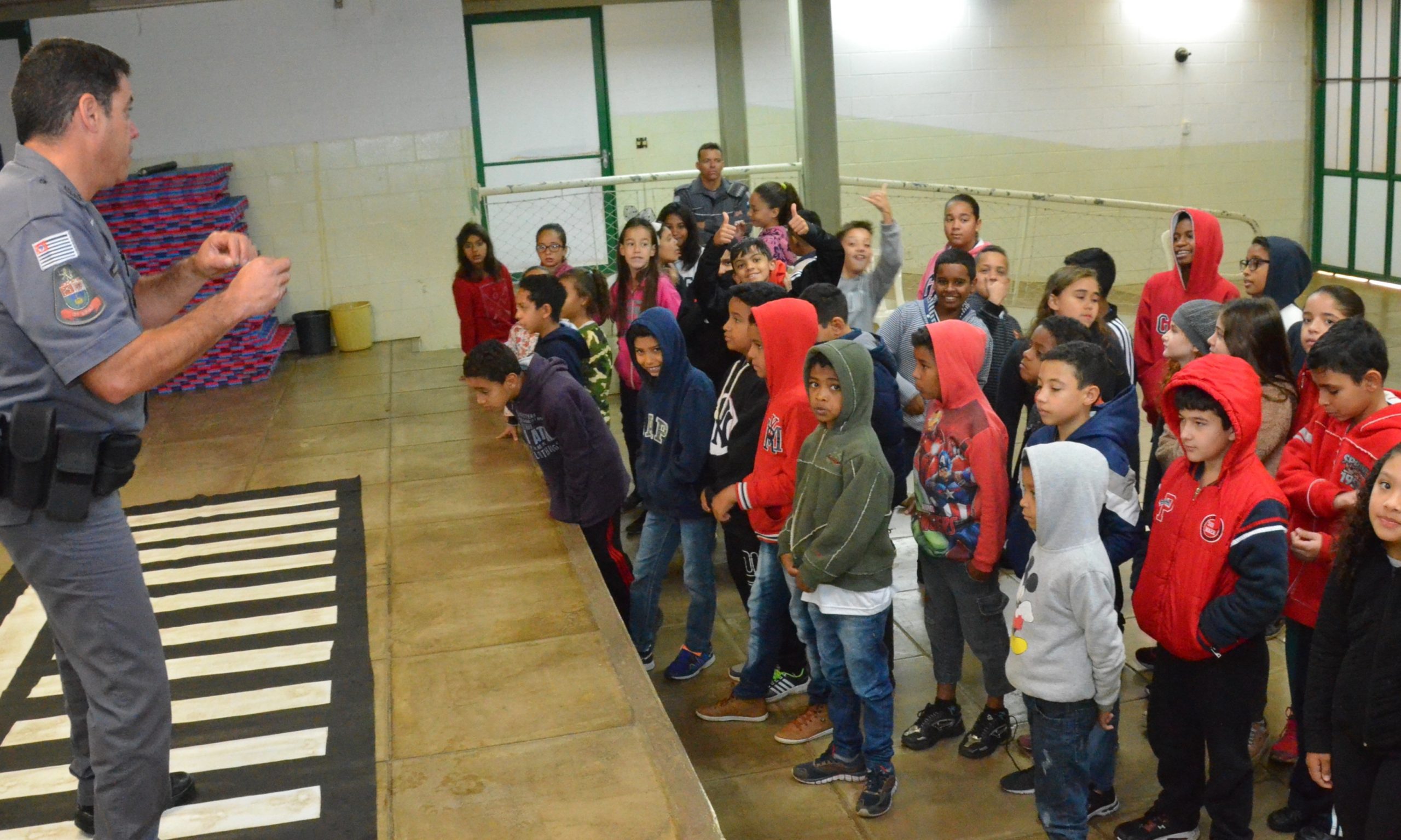 Pipas sem Morte: escolas de Franca recebem palestra sobre cuidados