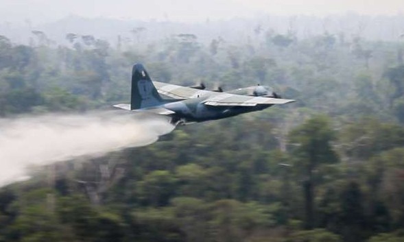 Forças Armadas do Brasil começam a combater os incêndios na Amazônia