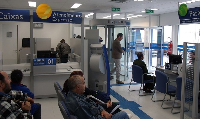 Caixa vai estender horário em 2h para saque do FGTS nesta sexta-feira, 13